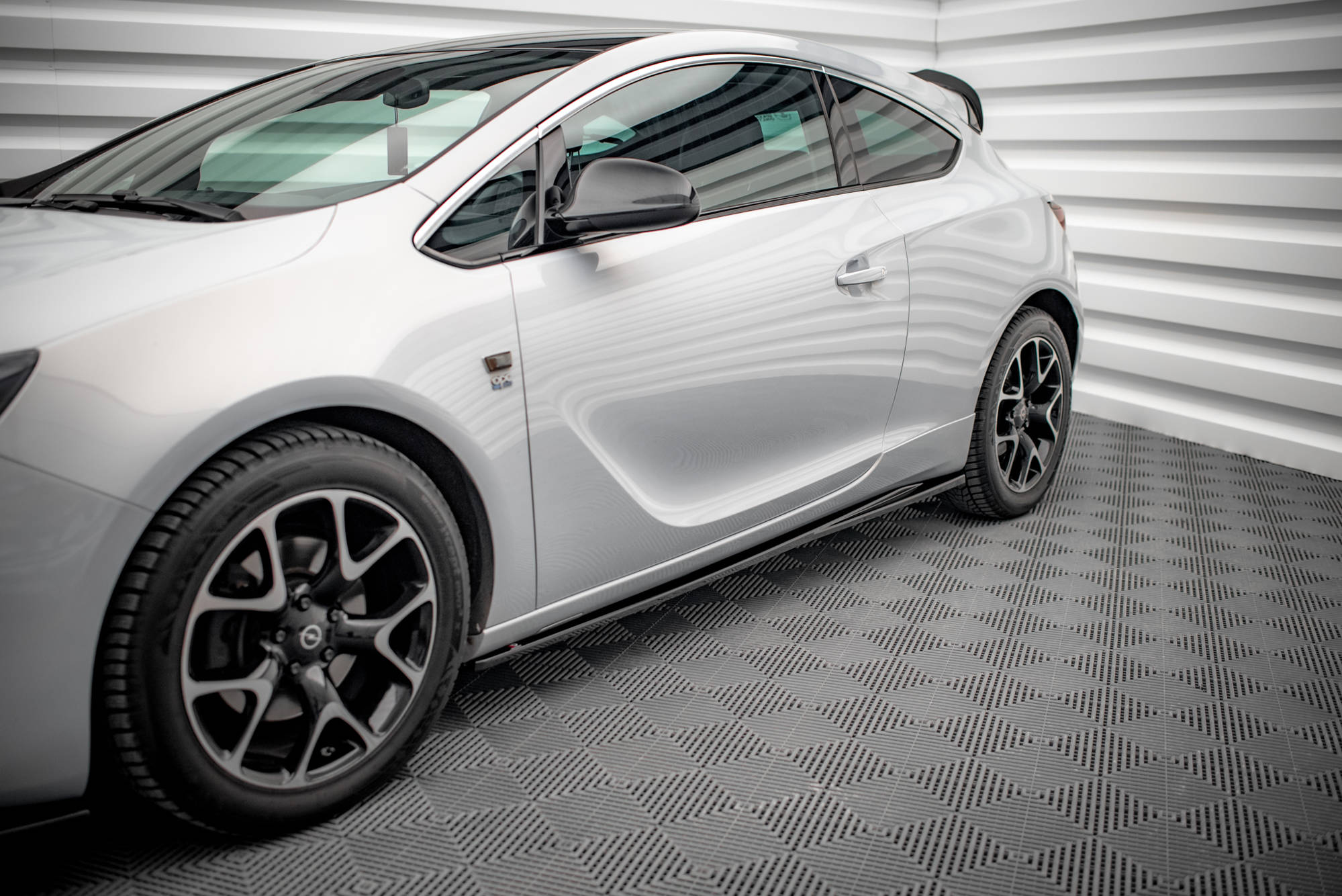Sideskjørt Opel Astra GTC OPC-Line J - Bilde 2