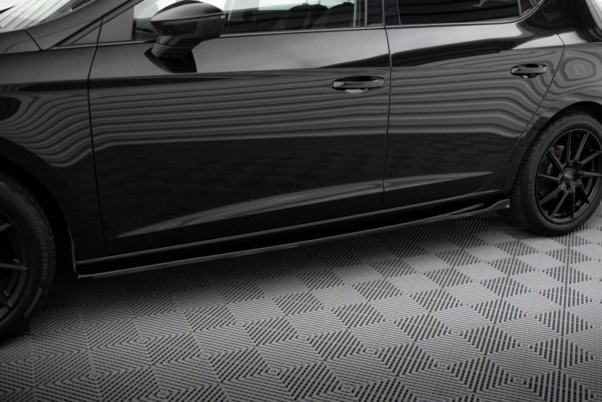 Sideskjørt V.4 Seat Leon Cupra / FR Mk3 FL