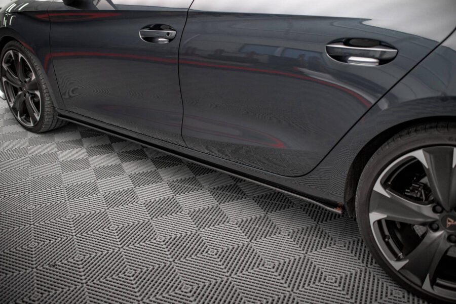 Sideskjørt Street Pro Cupra Leon Mk1 – bilde 1 av 4