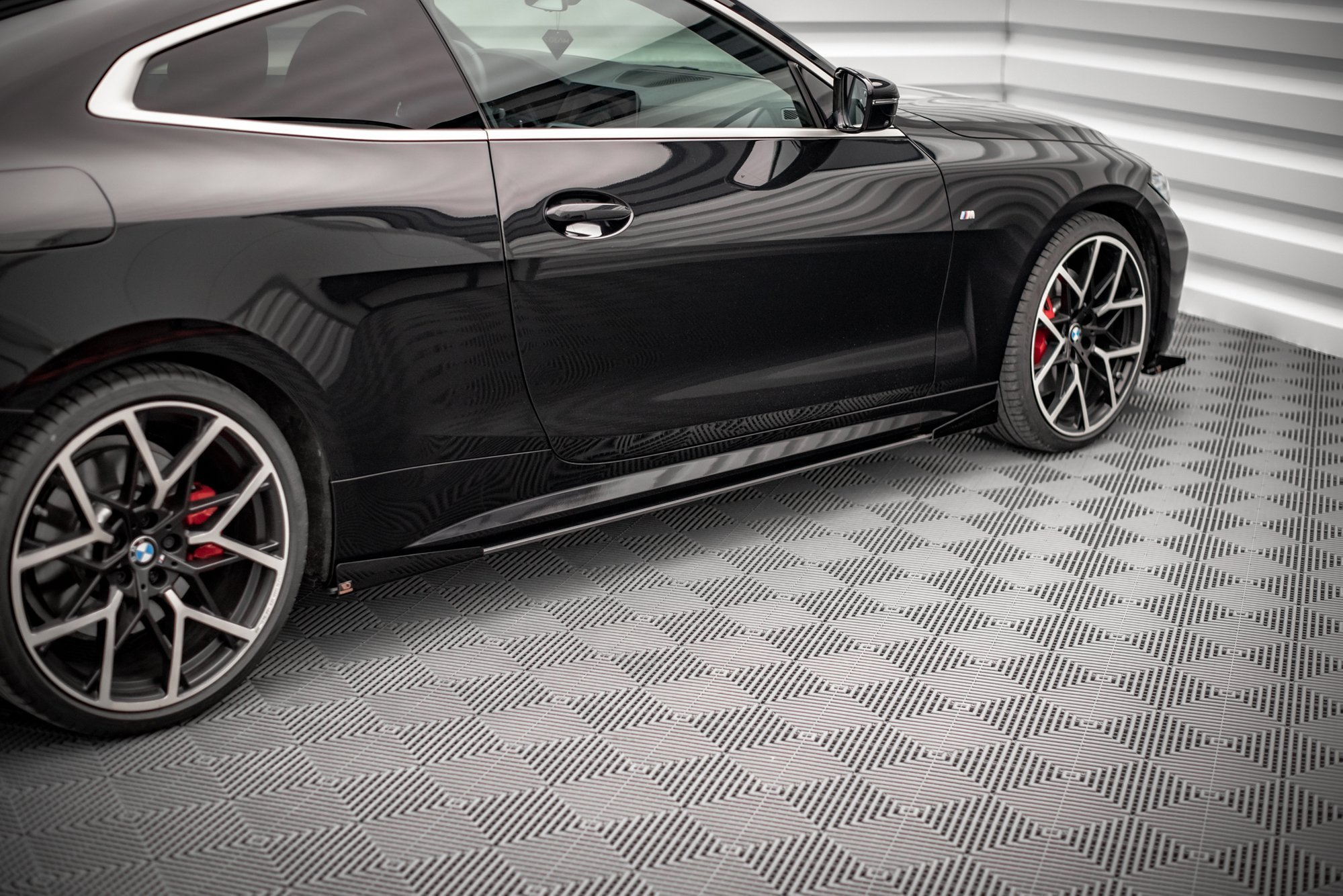 Sideskjørt Street Pro + Flaps BMW 4 M-Pack / M440i G22 / G23