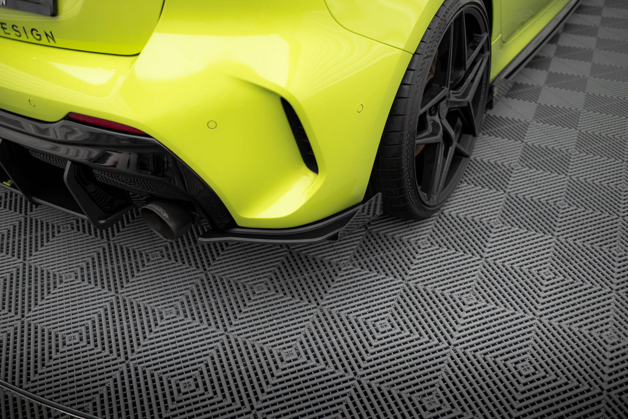 Bakfanger leppe Street Pro V.1 + Flaps V.1 BMW 1 F40 M-Pack / M135i - Bilde 3