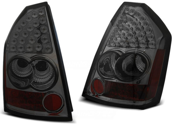 Baklykter Chrysler 300C 05-08 Sedan LED Røykfarget – bilde 2 av 2